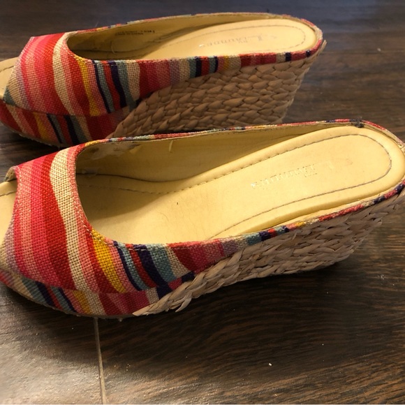 Chinese Laundry multicolor sandals size 7.5 GUC - Picture 3 of 6